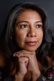 Yadira Pérez في دور Nemesia