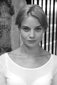 Hannah Yelland في دور Romana Denison
