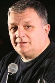 Smug Roberts dans le rôle de Interviewee