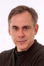 Paul Reynolds في دور DI Reed