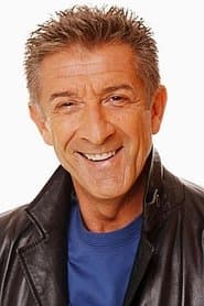 Ezio Greggio في دور Capt. Valentino Di Pasquale