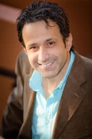 Kaveh Kavian dans le rôle de Amir Hossein