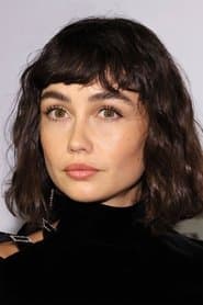 سيدني تشاندلر في دور Violet