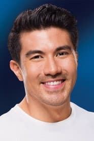 Luis Manzano في دور Mark Salvacion
