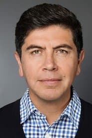 Alex Castillo dans le rôle de Eloy