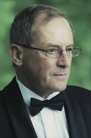 Tadeusz Bradecki dans le rôle de Hypnotizer