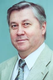 Сергей Алексашкин dans le rôle de Count Rostov / Gen. Bennigsen / Capt. Ramballe
