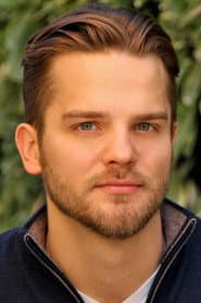 TJ Linnard dans le rôle de Ben