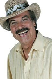 Hector Travieso في دور Peter