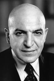 Telly Savalas في دور Master Sergeant "Big Joe"