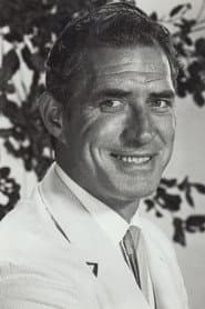 Jock Mahoney في دور Commander Harold 'Alan' Roberts