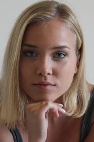 Manon Chevallier dans le rôle de Clémence
