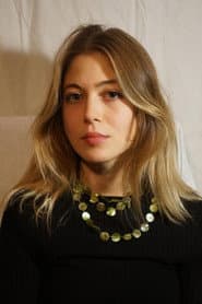 Nika Grbelja في دور Ana Lončarić