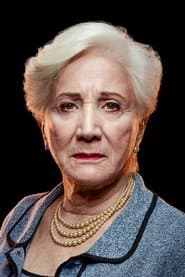 Olympia Dukakis في دور Mrs. Vacarri