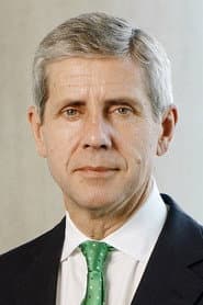 Stuart Rose dans le rôle de Self (Former M&S CEO & Chair)