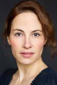 Kate Loustau dans le rôle de Young Bride
