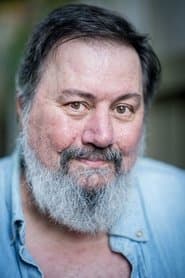 Kim Collins dans le rôle de Middle-Aged Man