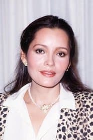 Barbara Carrera في دور Iolani