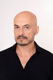 Matías Méndez as Guido