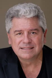 Steve Hayes dans le rôle de Father Michael