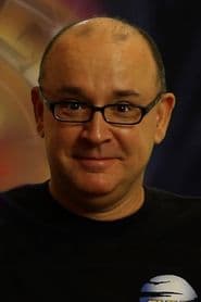 David DeCoteau dans le rôle de Russ Mazzola
