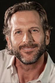 Christopher Childs في دور The Narrator