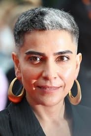 Mariam Afshari dans le rôle de Shiva
