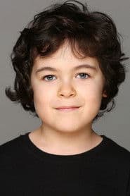 Tristan Ruggeri dans le rôle de Elliot / Nathan