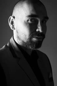 Fausto Casanova dans le rôle de Doctor