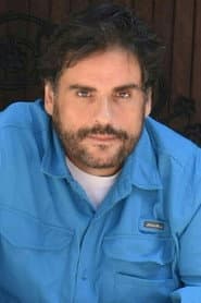 José Báez في دور Mark
