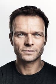Alec Newman dans le rôle de Mal