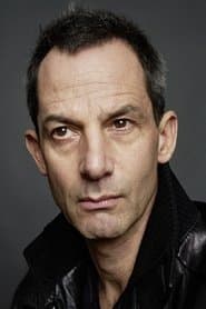 Harvey Friedman as Martin Goldsmith on Set
