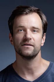 Ondřej Novák dans le rôle de Karel Šíma