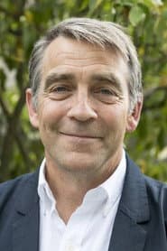 Alan Cassels dans le rôle de Self