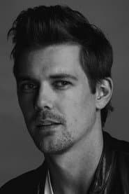 Jackson Rowden dans le rôle de Xander Worth