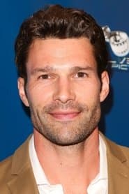 Aaron O'Connell في دور Todd