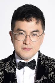 Bowen Yang dans le rôle de Hudson