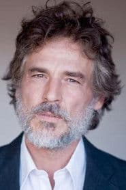 Pablo Scola dans le rôle de Santiago