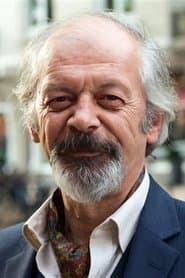 Vedat Erincin في دور Grandfater