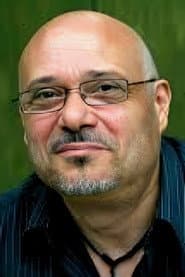Gino Raimondo dans le rôle de Dr. Moricio Pescari