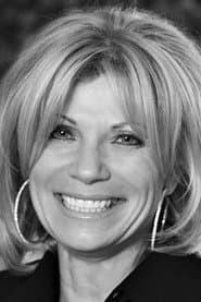 Deborah Giarratana dans le rôle de Mom
