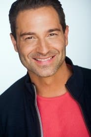 Danny Fehsenfeld dans le rôle de Officer William Medley
