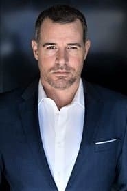 Derek Phillips dans le rôle de Agent Bryce