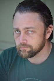 Garrett Kruithof dans le rôle de Deutsch