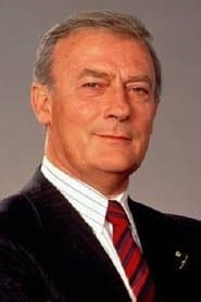 Edward Woodward في دور Tom Weaver