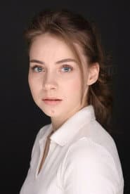 Angelina Gushchyna dans le rôle de Dakota Lennix