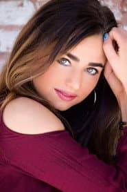 Jordan Phipps dans le rôle de Agent Sixx