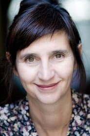 Cécile Bouillot dans le rôle de Waitress