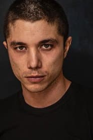Keaton Kaplan في دور Cam
