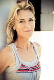 Julie Hartley dans le rôle de Woman - Wallaby